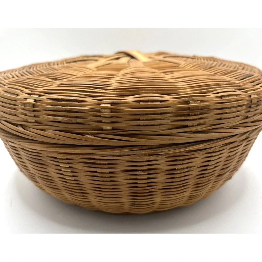 Vtg Woven Chinese Split Bamboo & Rattan Woven Boho Round Storage Basket & Lid